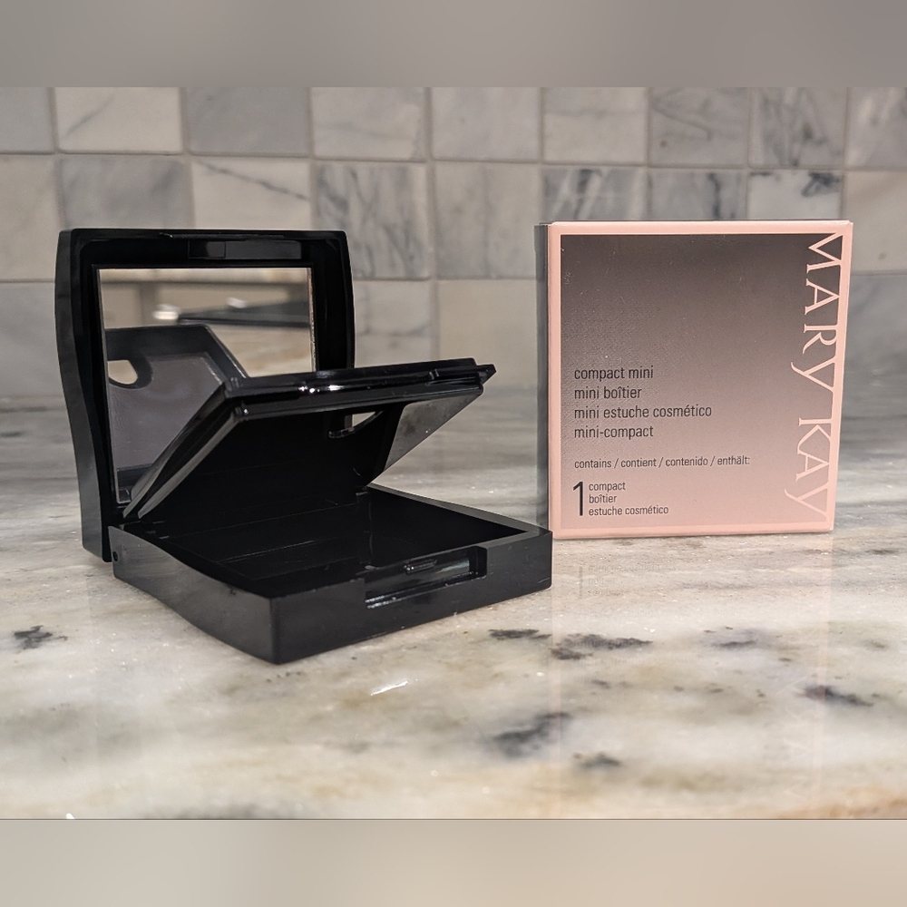 Mary Kay Compact Mini - Picture 3 of 3